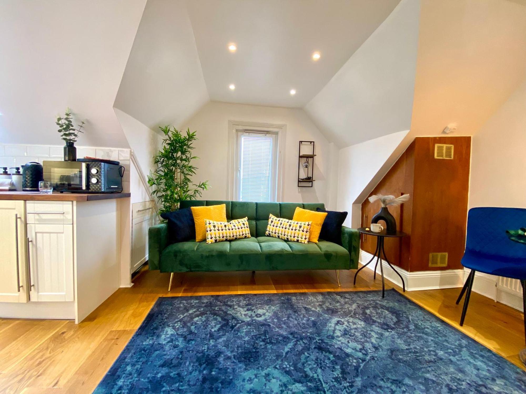 Apartment Pinnacle